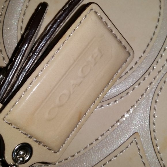 Coach 16449 Colette signature leather patent overlay in putty bag - Picture 3 of 11